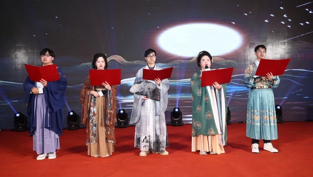7.建筑院表演.png